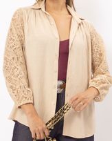 camisa-tecido--textura-gola-e-mangas-com-renda-nude--it51300125-02.jpg