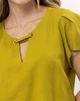 blusa-alfaiataria-twill-decote-ilhoses-verde--pistache-bt50741224-02.jpg