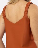 blusa-cropped-alfaiataria-alca-detalhes-de-martingale-cobre--bt51480125-03.jpg