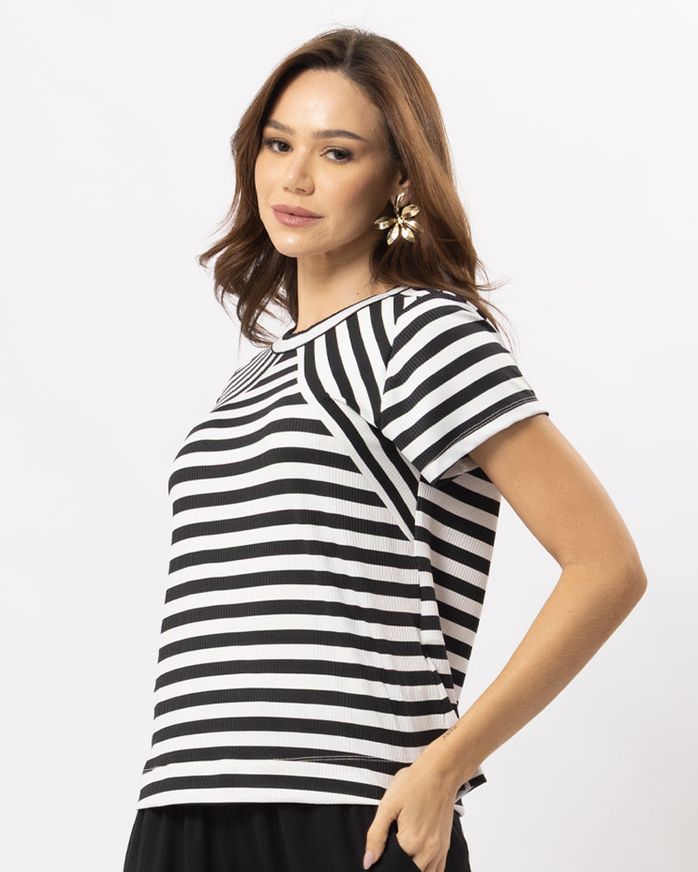 blusa-malha-canelada-listras-manga-curta-preto--bm53520425-01.jpg