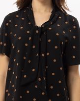 blusa-viscose-poas-gola-gravata-preto--bt52480225-02.jpg