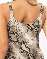 regata-crepe-estampa-pitom-alca-franzidas-preto--bt52540225-03.jpg