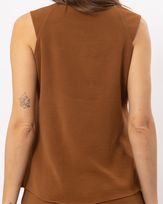 blusa-cavada-alfaiataria-frente-botoes-cobertos-caramelo--bt52660325-03.jpg