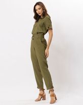 calca-alfaiataria-twill-barra-martingale-e-botao-verde-cactus-ct52500225-02.jpg