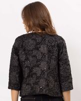 spencer-jacquard-flores-com-fio-metalic-manga-curta-preto--nt46080924-03.jpg