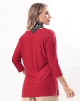blusa-malha-texturizada-manga-deslocada-vermelho--bm53320325-03.jpg