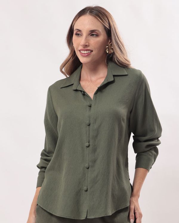 camisa-viscose-textura-botoes-cobertos-verde--it52940325-01.jpg