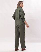 camisa-viscose-textura-botoes-cobertos-verde--it52940325-03.jpg