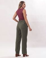 calca-comfy-viscose-textura-barra-botao-coberto-verde--ct53020225-03.jpg