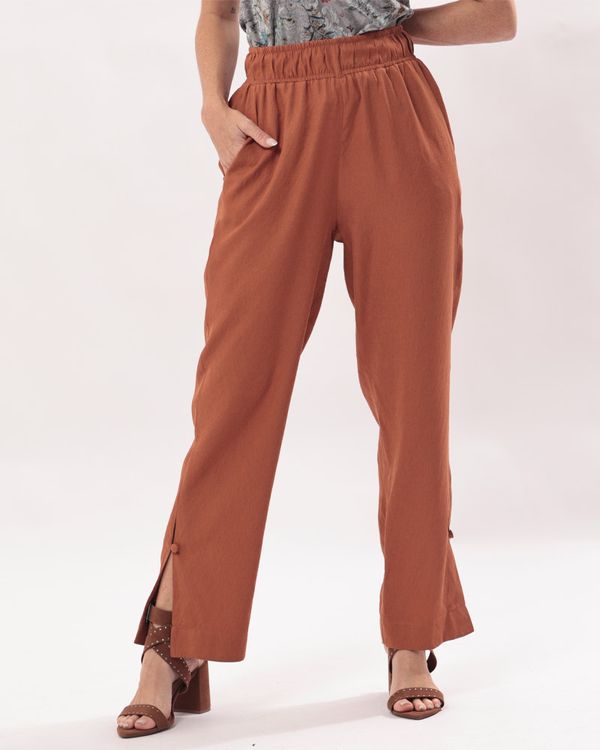 calca-comfy-viscose-textura-barra-botao-coberto-cobre--ct53020225-01