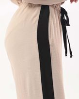 calca-reta-comfy-tecido-faixa-lateral-areia--ct52740325-02