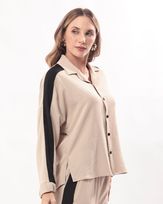 camisa-assimetrica-tecido-faixa-nas-mangas-areia--it52760325-02