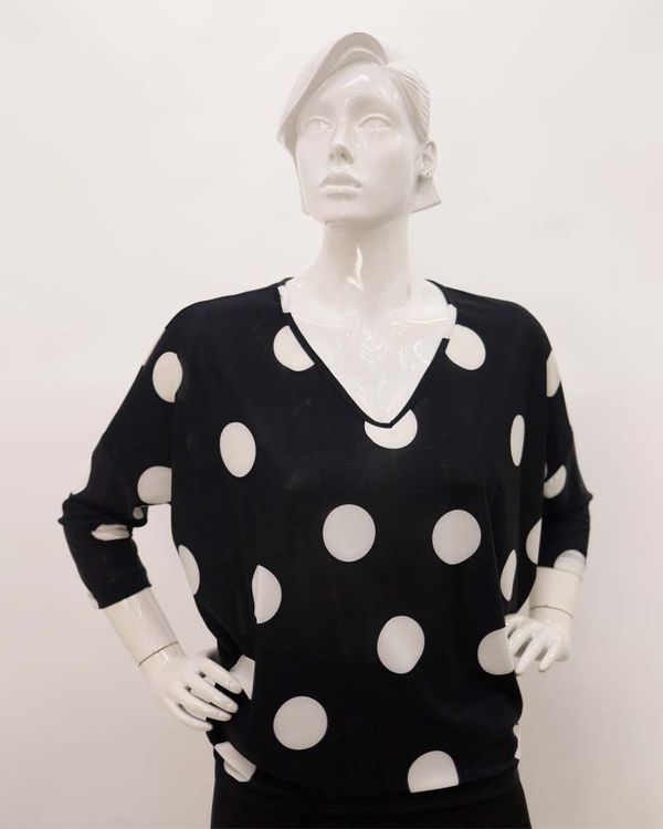 blusa-bolha-malha-jersey-estampada-decote-v-poa--bm51520125-01