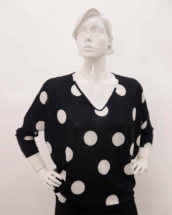 blusa-bolha-malha-jersey-estampada-decote-v-poa--bm51520125-01