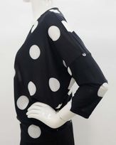 blusa-bolha-malha-jersey-estampada-decote-v-poa--bm51520125-02
