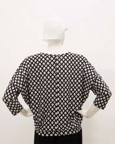 blusa-bolha-malha-jersey-estampada-decote-v-estampado--bm51520125-03