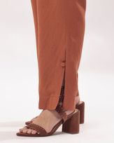 calca-comfy-viscose-textura-barra-botao-coberto-cobre--ct53020225-02