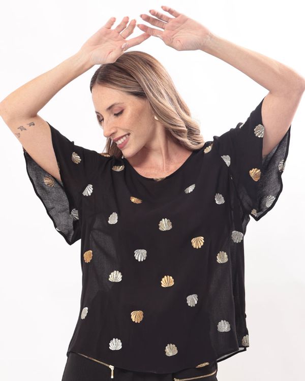 blusa-crepe-conchas-fio-metalic-mangas-gode-preto--bt54260525-01
