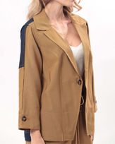 blazer-alfaiataria-twill-com-jeans-leve-botoes-tartaruga-caramelo--zt54700525-02