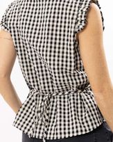 blusa-tricoline-xadrez-vichy-com-babados-preto--bt54620525-03