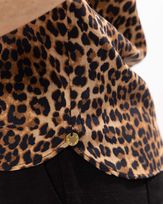 blusa-viscose-animal-print-mangas-com-pregas-estampado--bt54760525-02