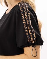 blusa-viscose-de-linho-com-listras-animal-print-e-regulagem-preto--bt54480525-02