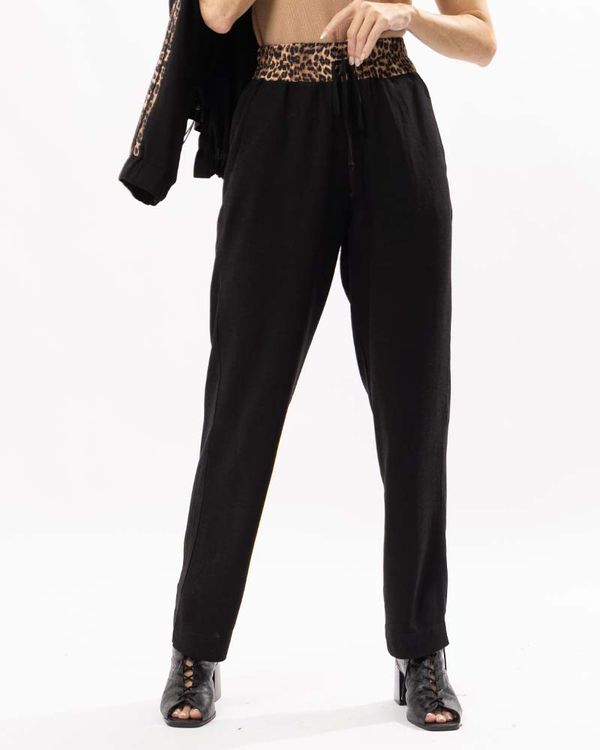calca-reta-viscose-de-linho-cos-estampa-animal-print--preto--ct54440525-01
