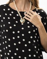 blusa-crepe-estampado-decote-canoa-preto--bt54340525-02