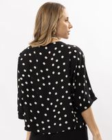 blusa-crepe-estampado-decote-canoa-preto--bt54340525-03