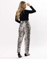 calca-comfy-malha-jersey-estampada-off-white-cm51540125-03