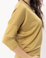 blusa-bolha-malha-gloss-manga-deslocada-ocre-bm41240624-02