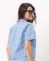 camisa-cropped-tricoline-listras-com-lacos-azul--it53680425-03
