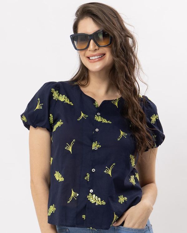 blusa-voil-bordado-folhas-botoes-madreperolas-azul--bt54540525-01