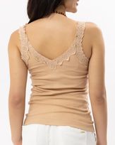 blusa-malha-canelada-decote-com-renda-amarula-bm90060516-03