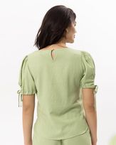 blusa-viscose-textura-mangas-franzidas-com-amarracao--verde--pistache-bt60940725-03