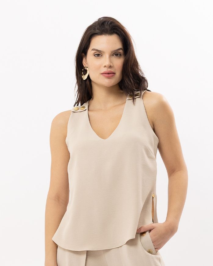 blusa-cavada-tecido-ombro-botoes-personalizados-areia--bt60040625-01