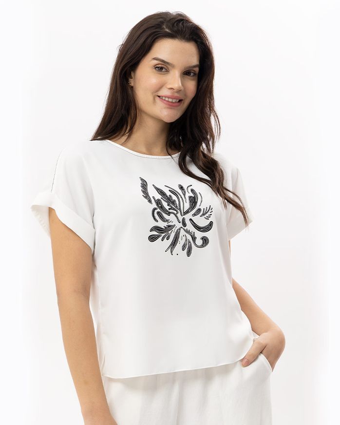blusa-tecido-estampa-flor-co-aplicacoes-branco--bt60160625-01