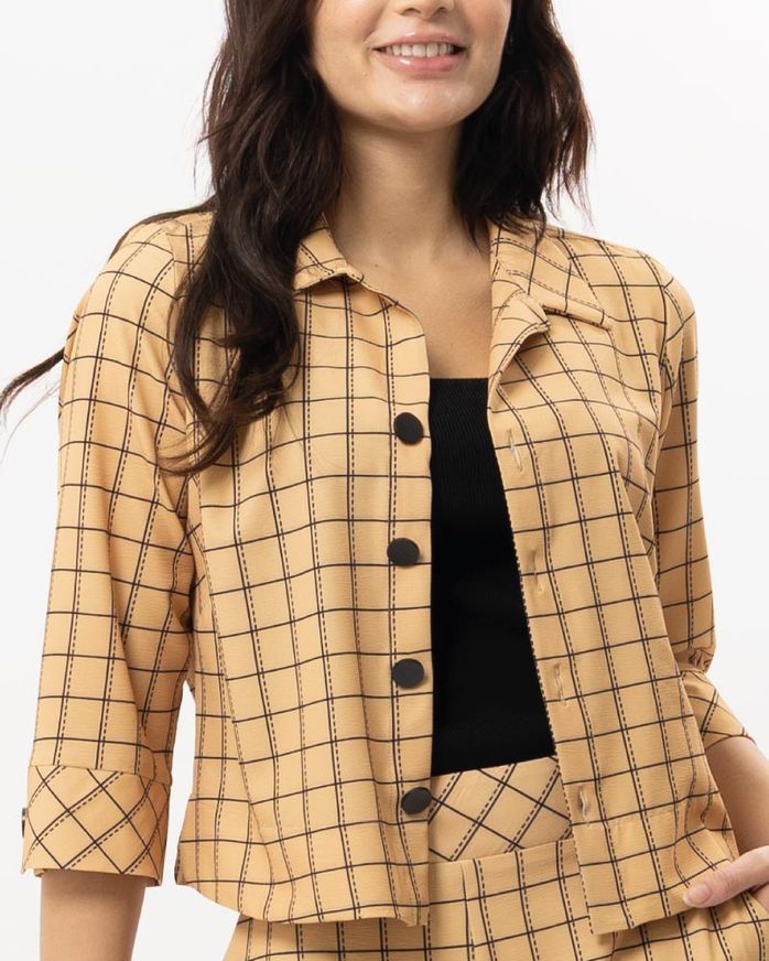casaqueto-cropped-alfaiataria-xadrez-pespontos-amarula-zt60700625-01