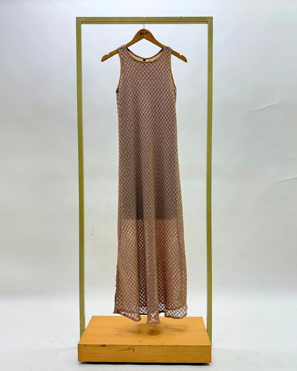 vestido-longo-croche-textura-com-forro-amarula-vm6290082-01