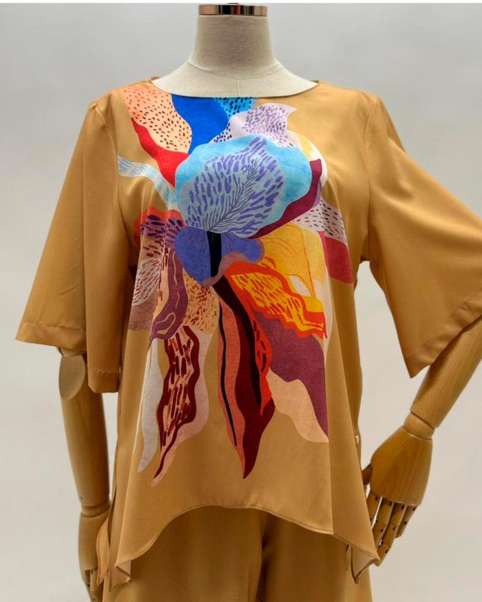 blusa-tecido-estampa-orguidea-com-pontas-amarula-bt62120825-01
