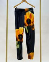 calca-comfy-reta-malha-estampa-flor-hibisco-estampado--cm62160825-02