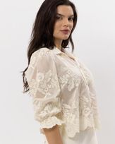 camisa-premium-cropped-voil-bordado-floral-off-white-it61080725-02
