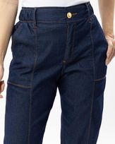 calca-reta-jeans-stretch-pespontos-contrastantes-azul--cj60740625-02