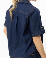 camisa-cropped-jeans-stretch-pespontos-contrastantes-azul--ij60760625-03
