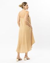 vestido-midi-tecido-estampa-orguidea-amarula-vt62100825-03