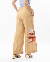 calca-pantalona-tecido-estampa-orguidea-amarula-ct62140825-03