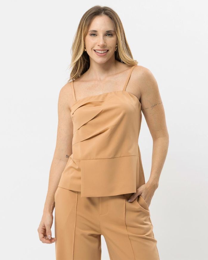 blusa-corpete-alfaiataria-pregas-e-basque-transpassado-amarula-bt60340625-01