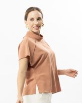 blusa-viscose-de-linho-com-entremeios-e-gola-virada-nude--bt62940825-03