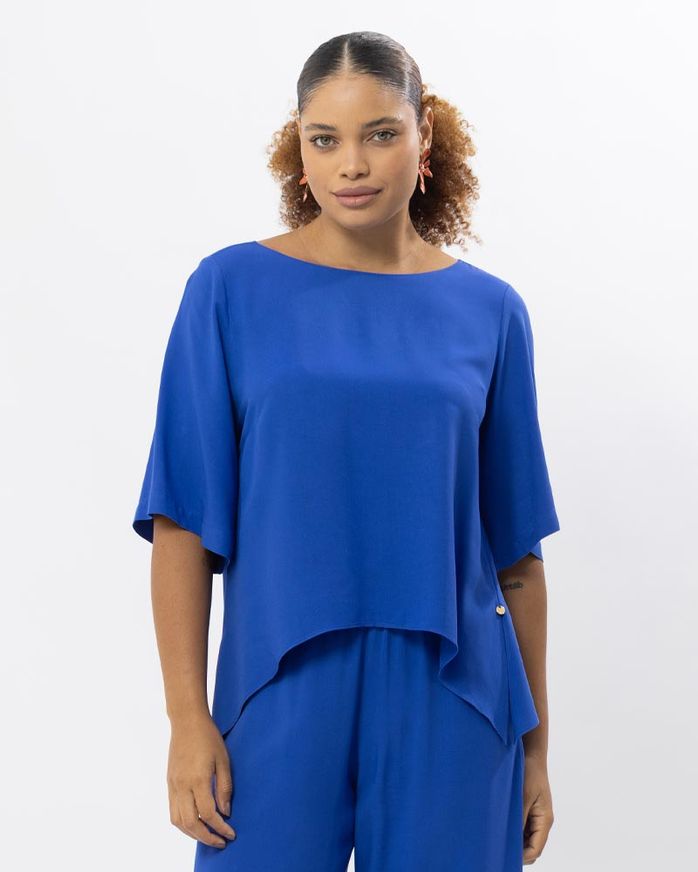 blusa-viscose-decote-canoa-barra-assimetrica-azul--bt62840825_315-01