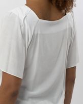 blusa-viscose-soft-mangas-com-pregas-off-white-bt62520825_503-03